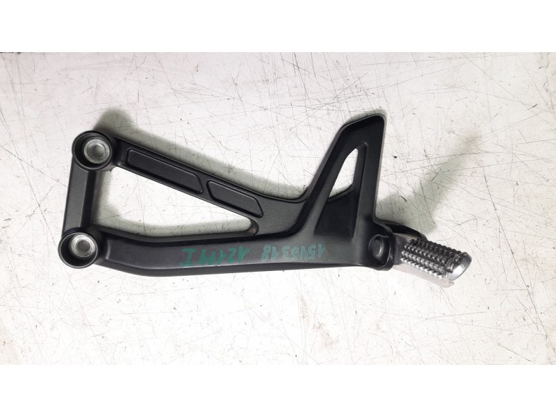 Recambio de estribos laterales para yamaha tracer tracer 9 (rn70) referencia OEM IAM B5U2741L0100  