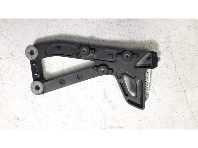 Recambio de estribos laterales para yamaha tracer tracer 9 (rn70) referencia OEM IAM B5U2741L0100  