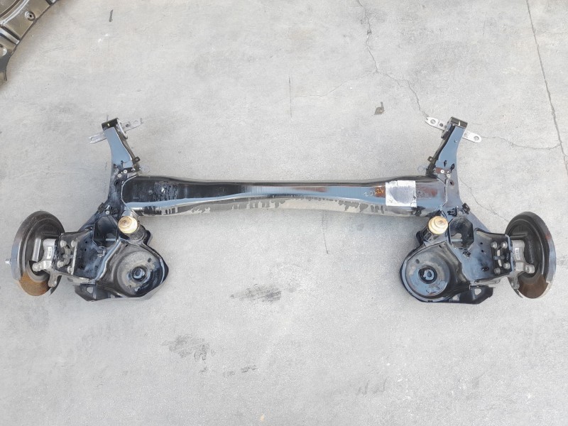 Recambio de puente trasero para opel grandland / grandland x (a18, p1uo) 1.2 (75) referencia OEM IAM 1647872280  