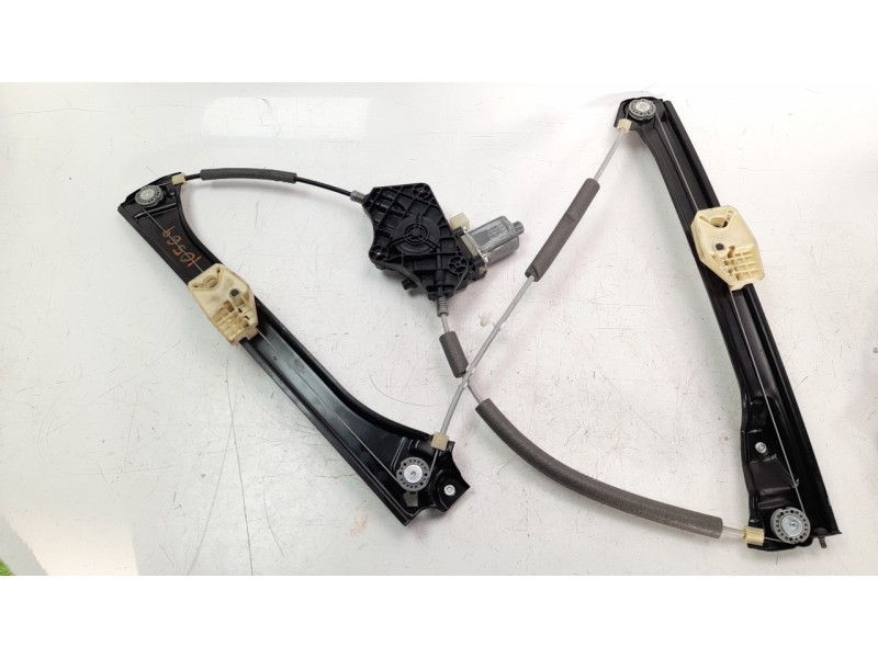 Recambio de elevalunas delantero derecho para skoda superb combi (3v5) 2.0 tdi referencia OEM IAM 3V0837462A  