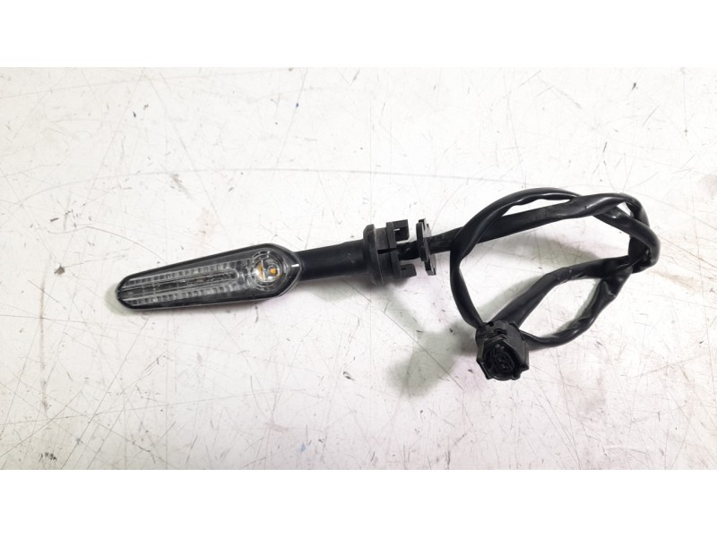 Recambio de piloto trasero izquierdo para yamaha tracer tracer 9 (rn70) referencia OEM IAM B7N833300000  