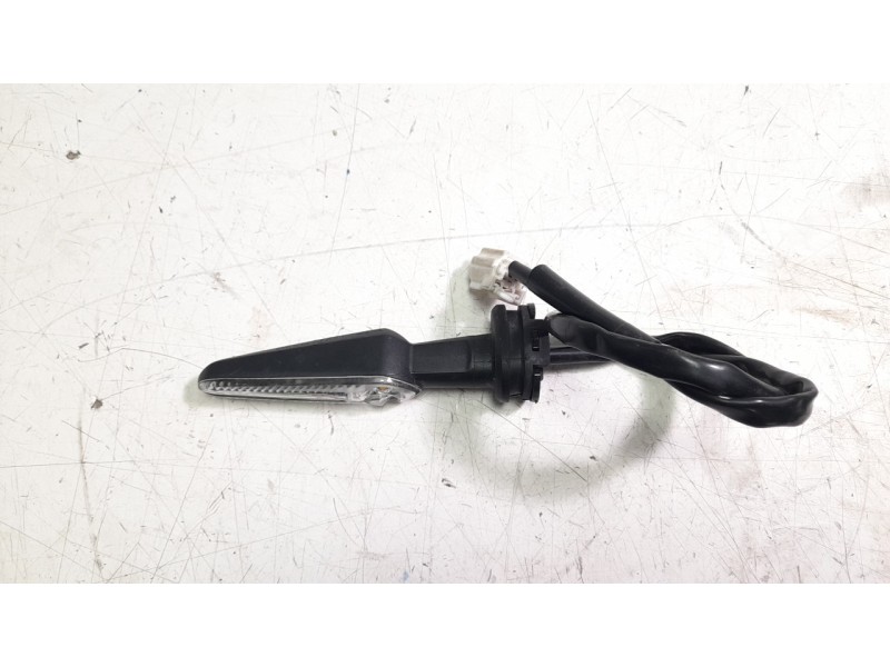 Recambio de piloto trasero derecho para yamaha tracer tracer 9 (rn70) referencia OEM IAM B7N833400000  
