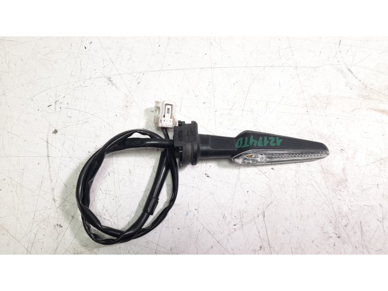 Recambio de piloto trasero derecho para yamaha tracer tracer 9 (rn70) referencia OEM IAM B7N833400000  
