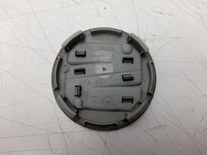 Recambio de tapacubos para seat leon (kl1, klg) 1.0 tsi referencia OEM IAM 5FA601171  