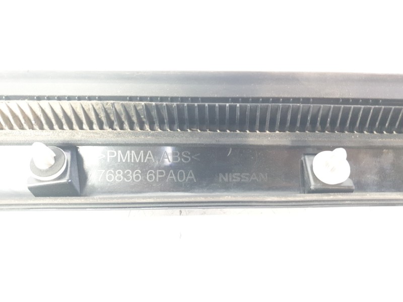 Recambio de moldura para nissan juke (f16_) dig-t 117 referencia OEM IAM 768366PA0A  