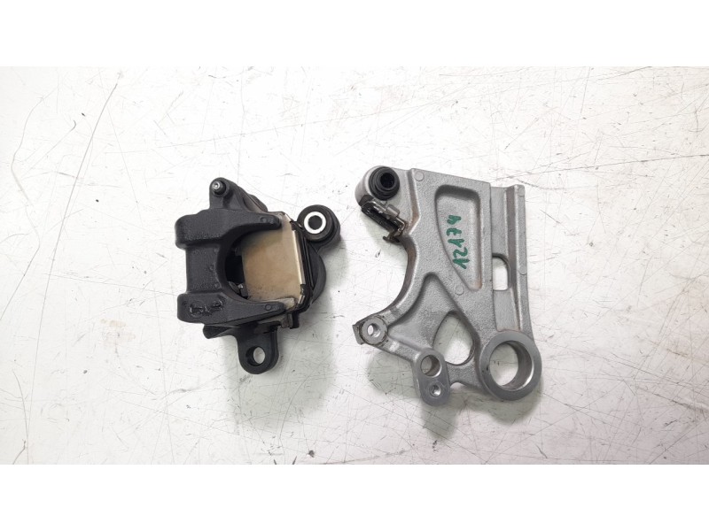 Recambio de pinza de freno trasera derecha para yamaha tracer tracer 9 (rn70) referencia OEM IAM 2DR2580W00  