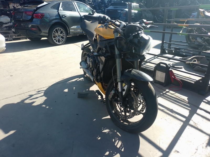 triumph street triple 765 rs del año 2025