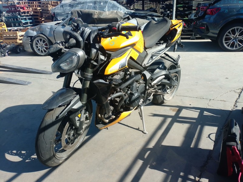 triumph street triple 765 rs del año 2025