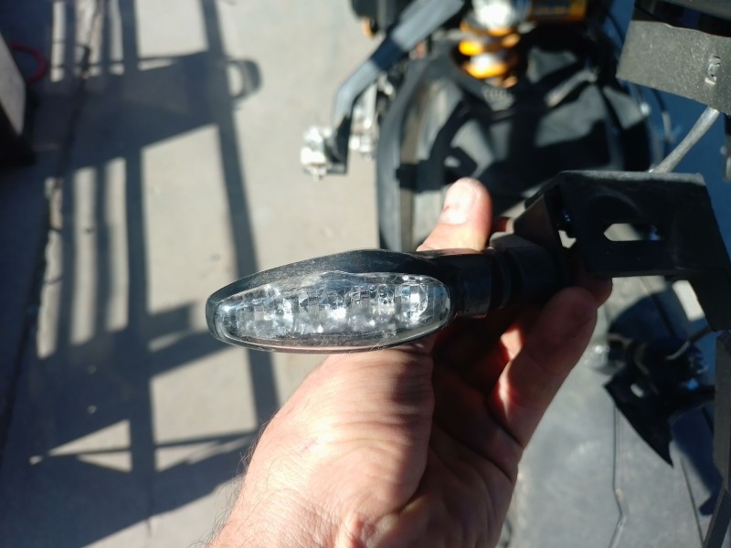 Recambio de piloto trasero izquierdo para triumph street triple 765 rs street triple 765 rs referencia OEM IAM   