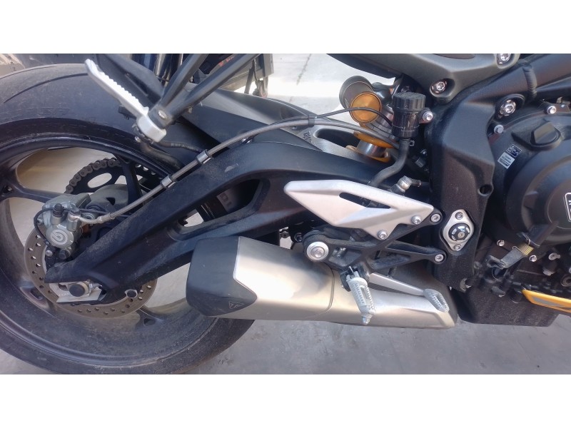 Recambio de basculante para triumph street triple 765 rs street triple 765 rs referencia OEM IAM T2050274  