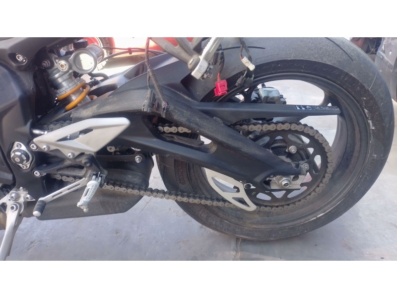 Recambio de basculante para triumph street triple 765 rs street triple 765 rs referencia OEM IAM T2050274  
