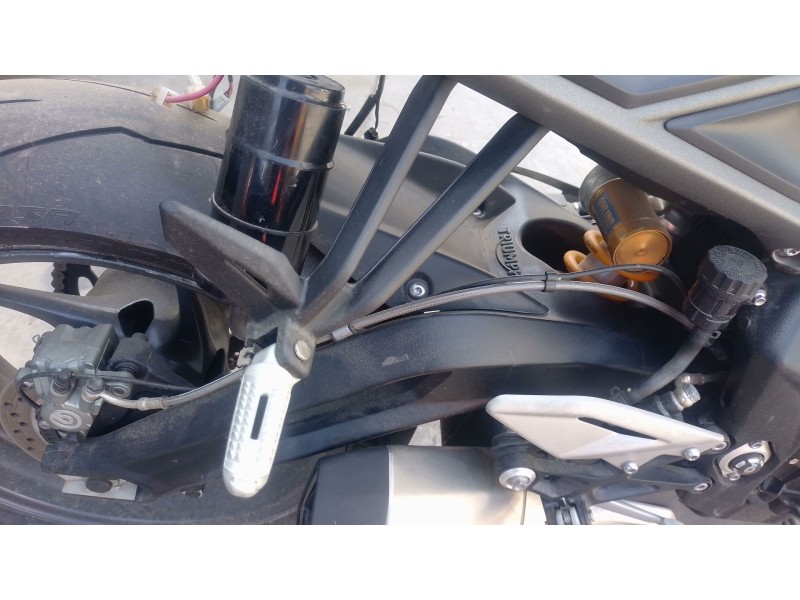 Recambio de estribera derecha para triumph street triple 765 rs street triple 765 rs referencia OEM IAM   