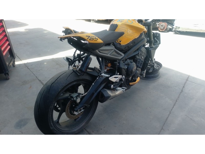 triumph street triple 765 rs del año 2025