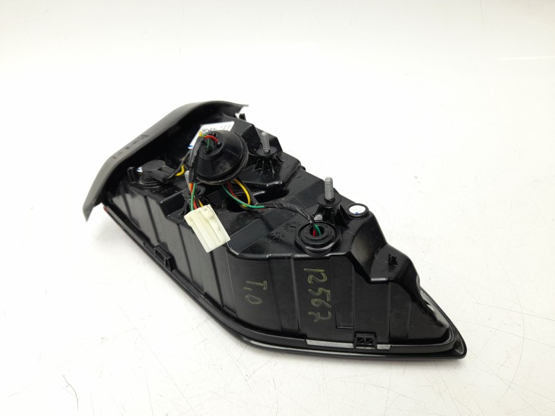 Recambio de piloto trasero derecho interior para mg zs suv (azs1) 1.0 t-gdi referencia OEM IAM 10571684  MG6044153