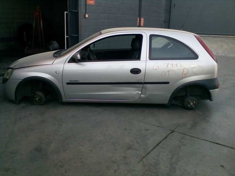 opel corsa c del año 2001