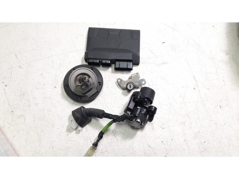 Recambio de conmutador de arranque para yamaha tracer tracer 9 (rn70) referencia OEM IAM B5UW82500100  