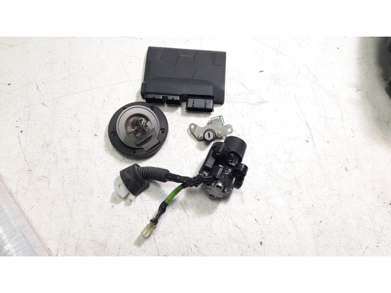 Recambio de conmutador de arranque para yamaha tracer tracer 9 (rn70) referencia OEM IAM B5UW82500100  