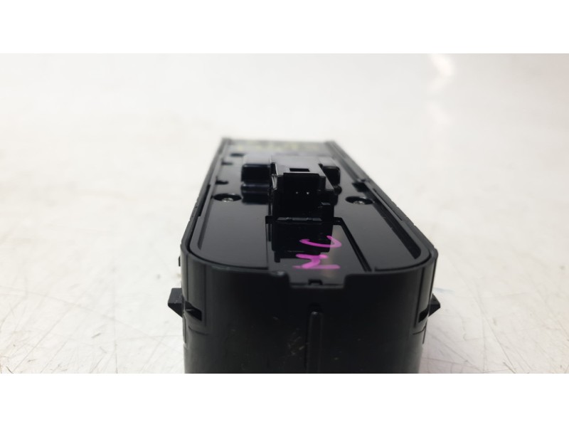 Recambio de mando elevalunas delantero izquierdo para mercedes-benz eqb (x243) eqb 250+ (243.602) referencia OEM IAM 1679059803 