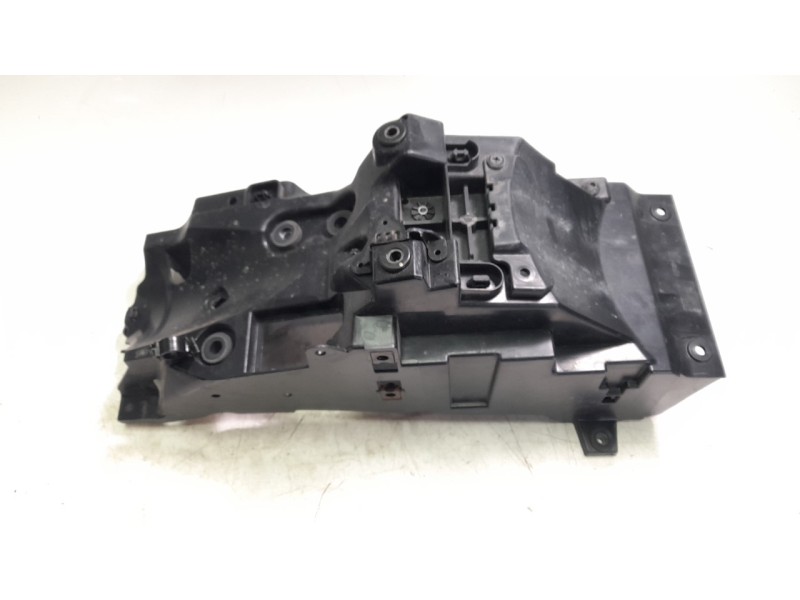 Recambio de moldura para yamaha tracer tracer 9 (rn70) referencia OEM IAM B7N8212B  