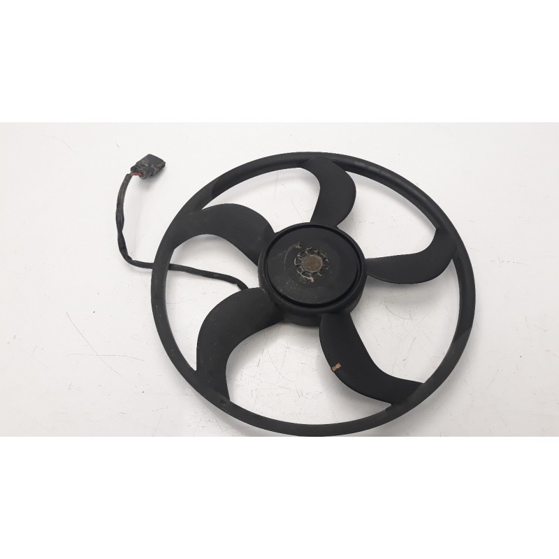 Recambio de electroventilador para ford transit custom kombi 2.0 tdci cat referencia OEM IAM 3136613357  