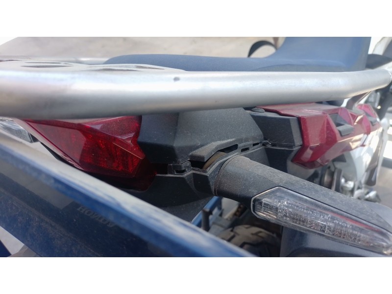 Recambio de piloto trasero central para honda crf crf 1000 l africa twin referencia OEM IAM   