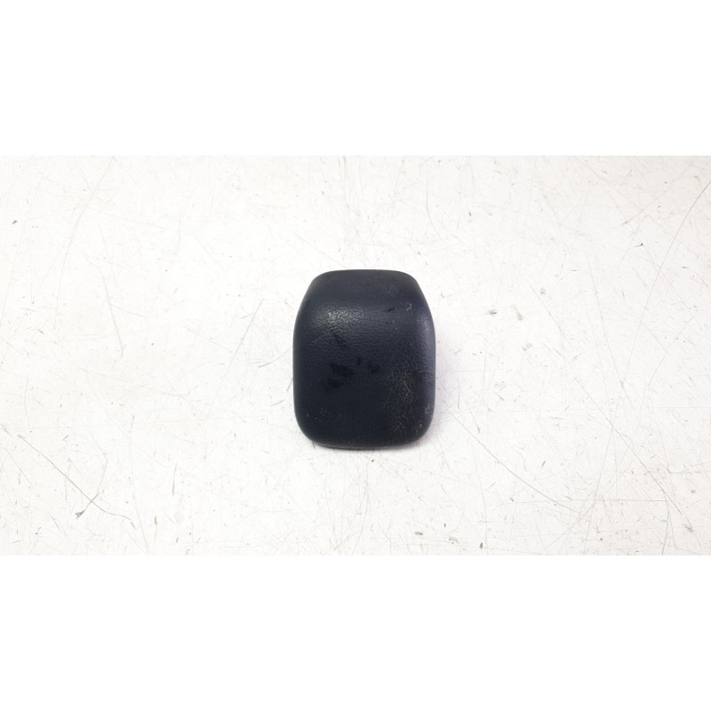Recambio de apoyabrazos central para mercedes-benz clase a (bm 177) a 200 (177.087) referencia OEM IAM A1776805202  