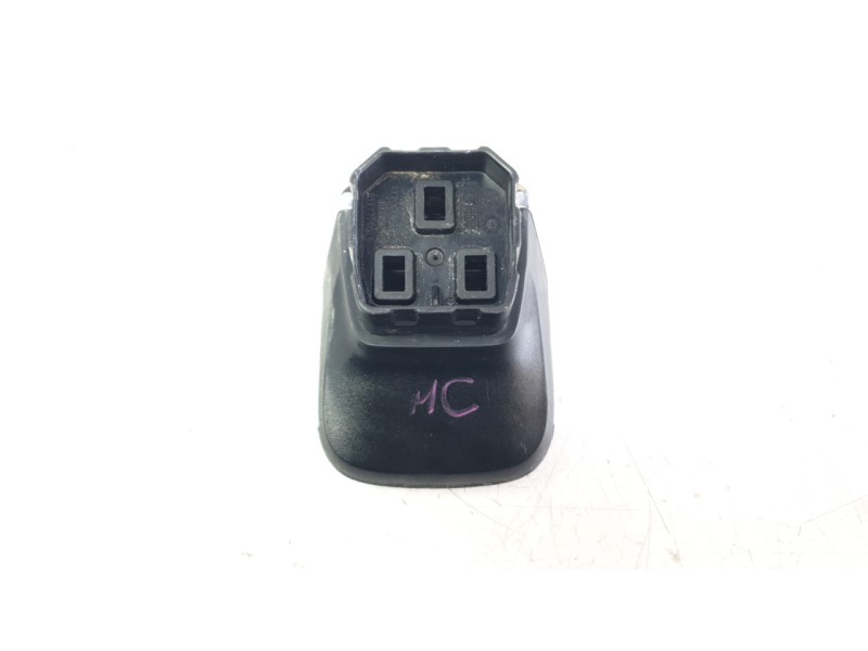 Recambio de apoyabrazos central para mercedes-benz clase a (bm 177) a 200 (177.087) referencia OEM IAM A1776805202  