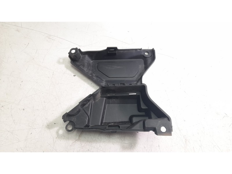 Recambio de guantera para honda africa twin referencia OEM IAM 89050MKKD000  