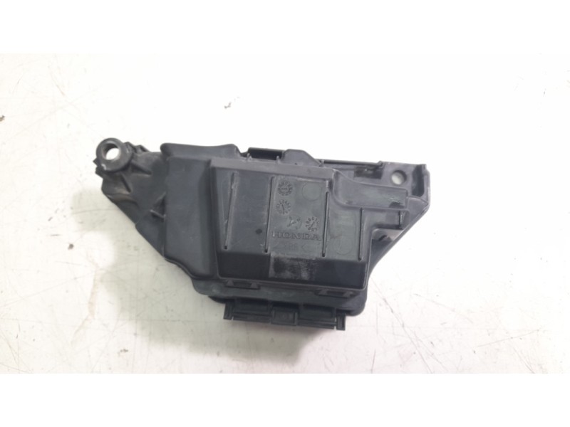 Recambio de guantera para honda africa twin referencia OEM IAM 89050MKKD000  