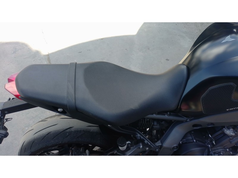 Recambio de asiento para yamaha mt mt-09 (rn83) referencia OEM IAM   