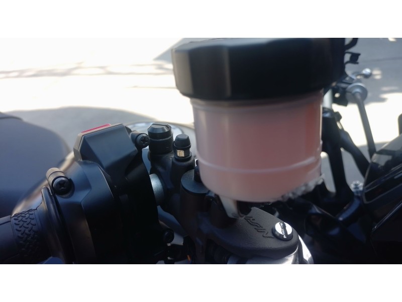 Recambio de piña luces derecha para yamaha mt mt-09 (rn83) referencia OEM IAM   