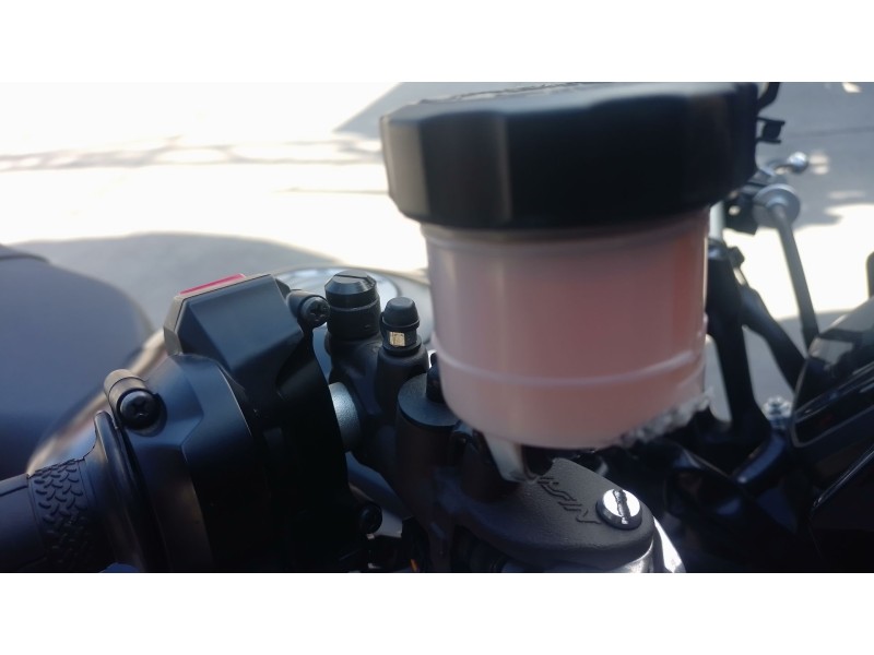 Recambio de piña luces derecha para yamaha mt mt-09 (rn83) referencia OEM IAM   