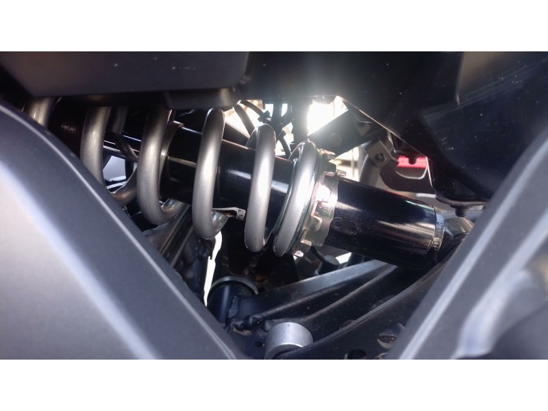 Recambio de amortiguador trasero para yamaha mt mt-09 (rn83) referencia OEM IAM   