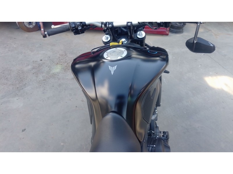 Recambio de deposito combustible para yamaha mt mt-09 (rn83) referencia OEM IAM   