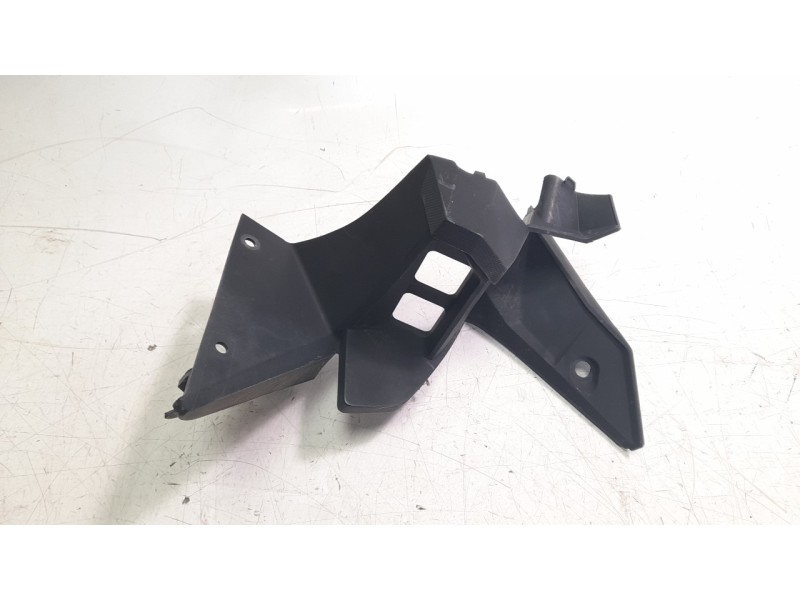 Recambio de moldura para honda africa twin referencia OEM IAM 64531MKKD000  