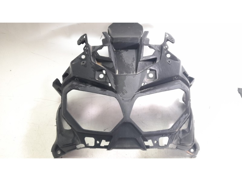 Recambio de moldura para honda africa twin referencia OEM IAM 64211MKKD000  