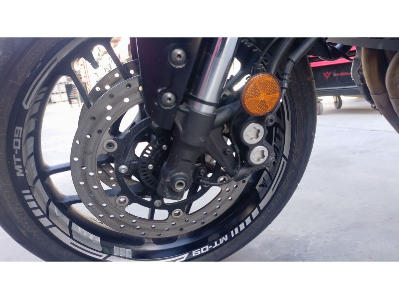 Recambio de disco de freno delantero izquierdo para yamaha mt mt-09 (rn83) referencia OEM IAM   