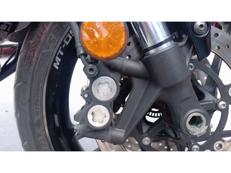 Recambio de pinza de freno delantera derecha para yamaha mt mt-09 (rn83) referencia OEM IAM   