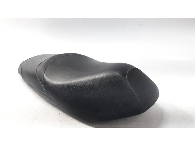 Recambio de asiento para sym jet 14 125 referencia OEM IAM 77200X8A000RH  