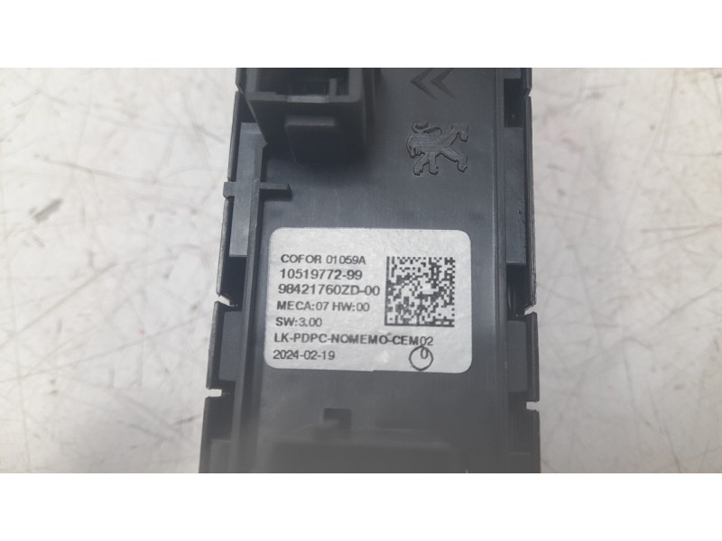 Recambio de mando elevalunas delantero izquierdo para citroën c3 aircross ii van (2c_, 2r_) puretech 82 referencia OEM IAM 98421