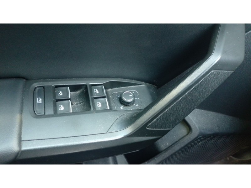 Recambio de mando elevalunas delantero izquierdo para seat leon (kl1, klg) 1.0 tsi referencia OEM IAM   