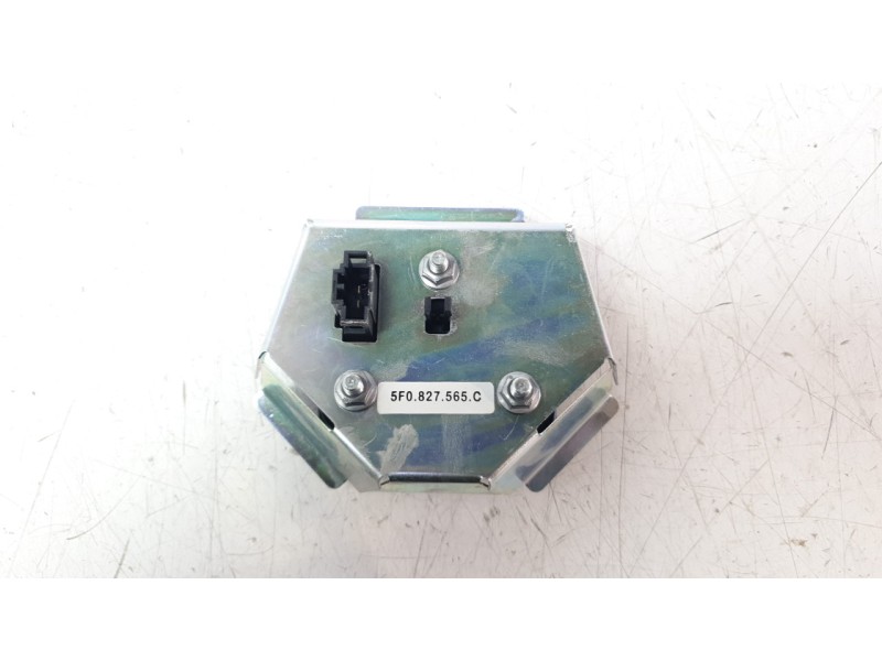 Recambio de maneta exterior porton para seat leon (5f1) 1.6 tdi referencia OEM IAM 5F0827565C  
