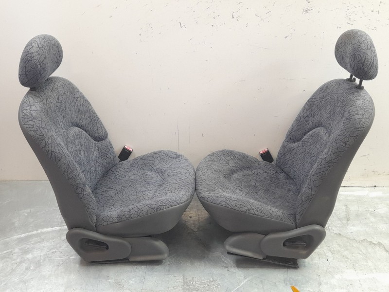 Recambio de juego asientos completo para renault clio i (b/c57_, 5/357_) 1.2 (5/357y, 5/357k) referencia OEM IAM   