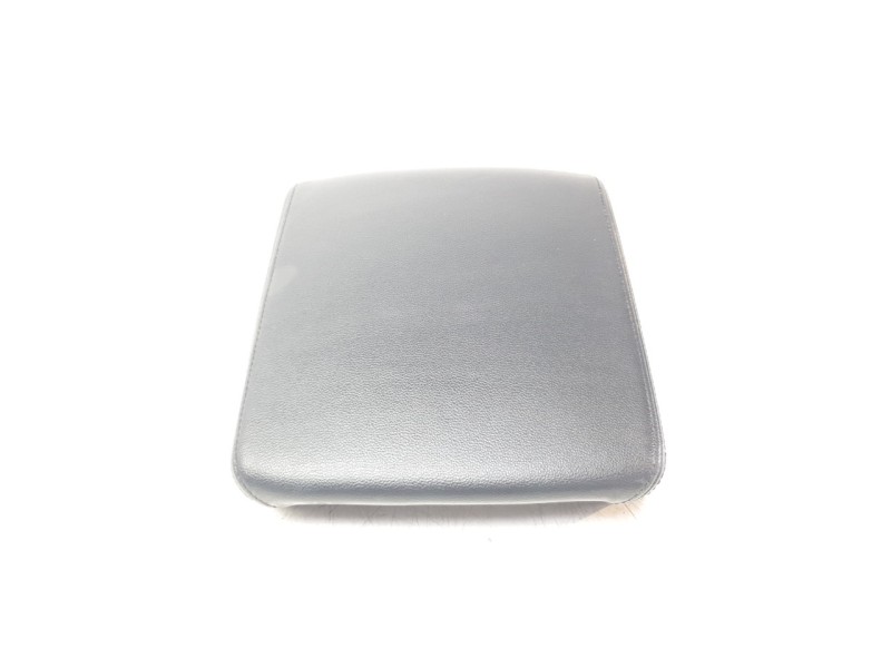 Recambio de apoyabrazos central para volkswagen amarok referencia OEM IAM 2H0863761F  