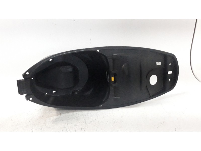 Recambio de portaequipajes para sym jet 14 125 referencia OEM IAM 81250XPA000  