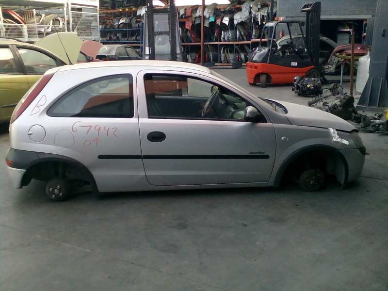 opel corsa c del año 2001