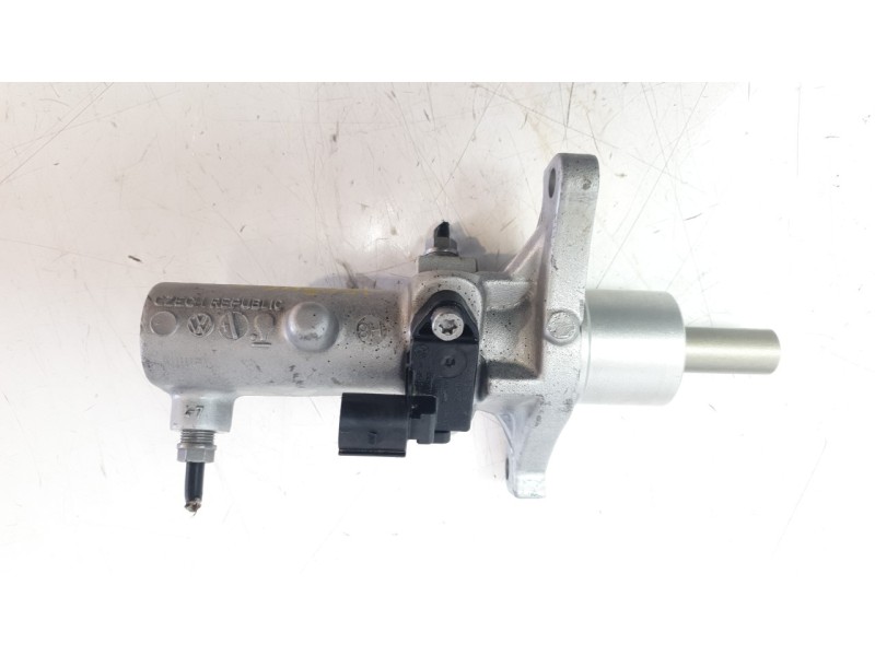 Recambio de bomba freno para volkswagen amarok referencia OEM IAM 2H0611019C  