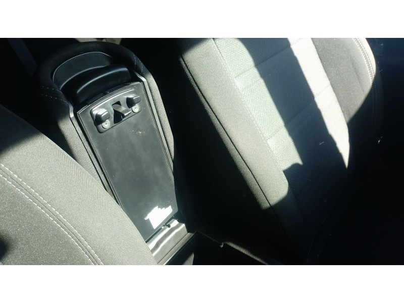 Recambio de apoyabrazos central para fiat tipo station wagon (356_, 357_) 1.3 d (356wxh1a) referencia OEM IAM   