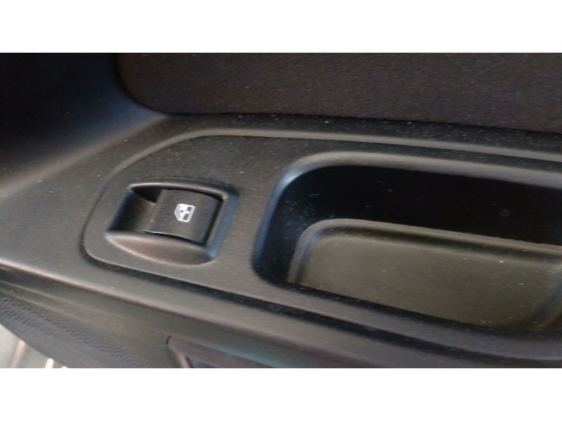 Recambio de mando elevalunas trasero derecho para fiat tipo station wagon (356_, 357_) 1.3 d (356wxh1a) referencia OEM IAM   