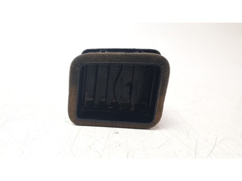 Recambio de rejilla aireadora para volkswagen amarok referencia OEM IAM 2H6819704  